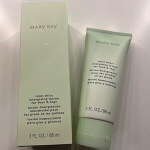 Mary Kay Mint Bliss Energizing Lotion for feet and legs